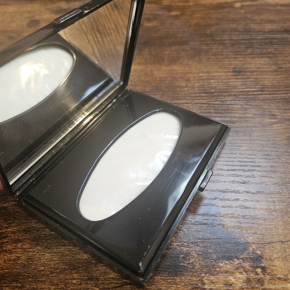 Vintage Lacquer tissue case with make-up mirror new in box - Picture 5 of 6